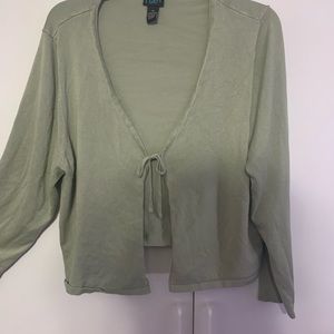 Green tied top. Plus size.